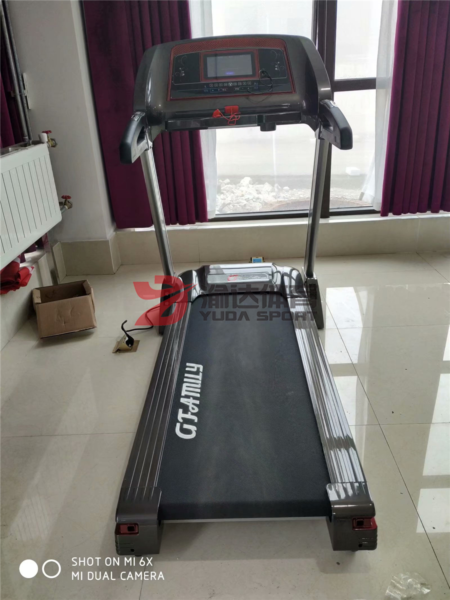 1591605521128690.jpg 巫山機(jī)場室內(nèi)跑步機(jī)安裝.jpg